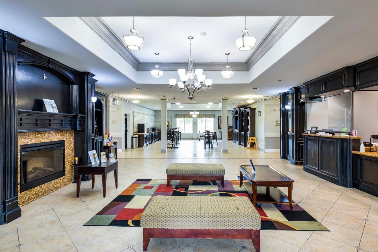La Quinta By Wyndham Livingston Hotel Екстериор снимка