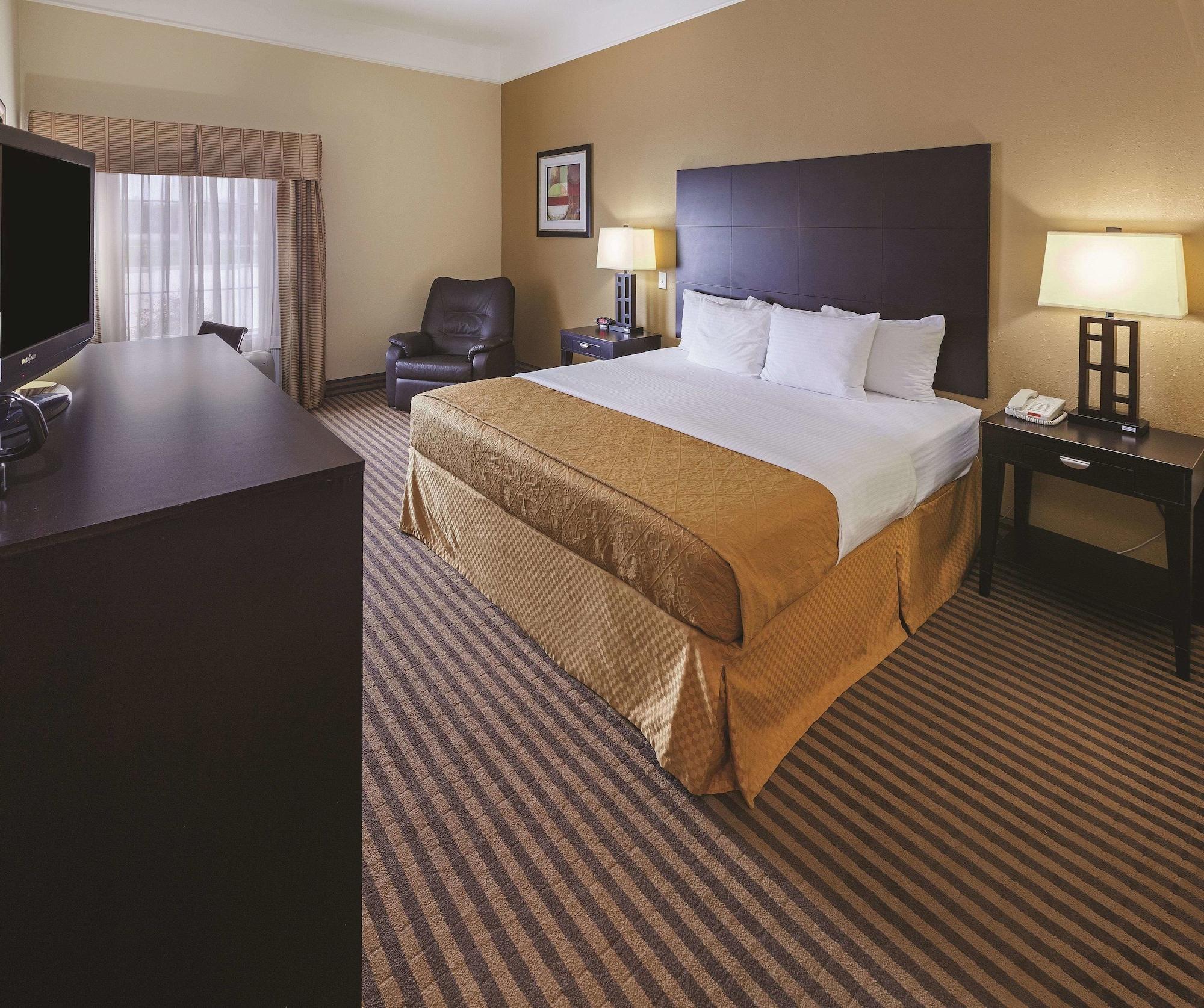 La Quinta By Wyndham Livingston Hotel Екстериор снимка