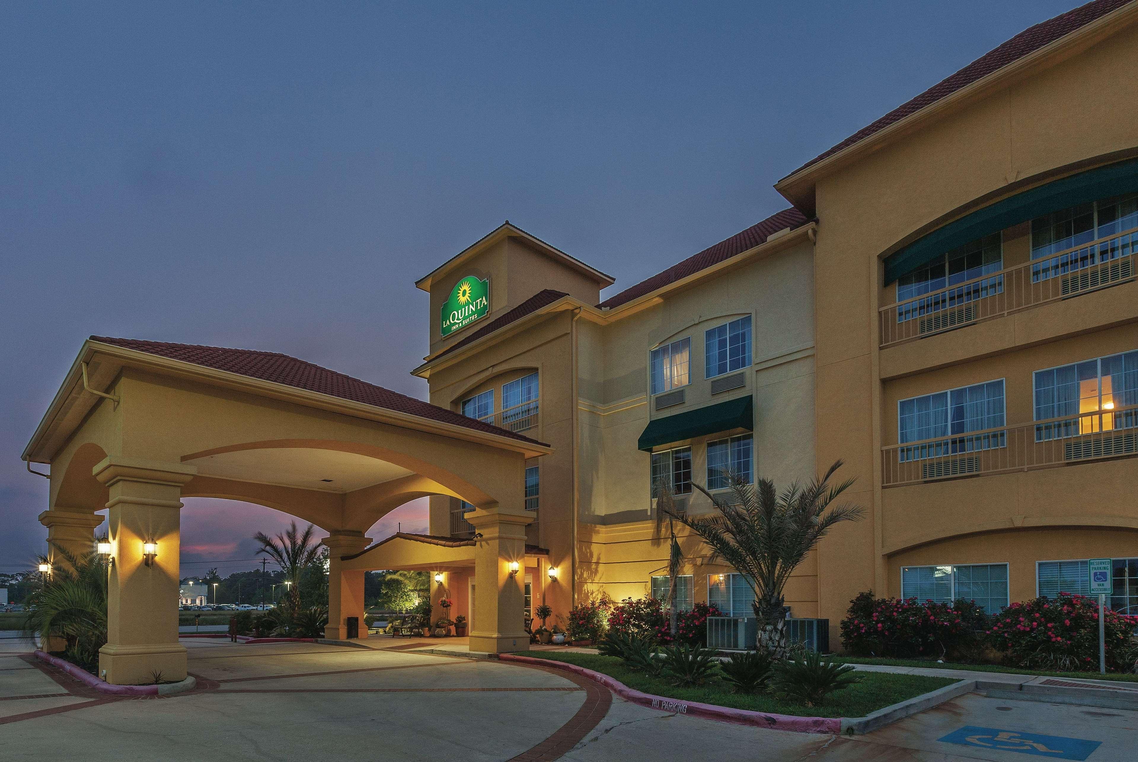 La Quinta By Wyndham Livingston Hotel Екстериор снимка
